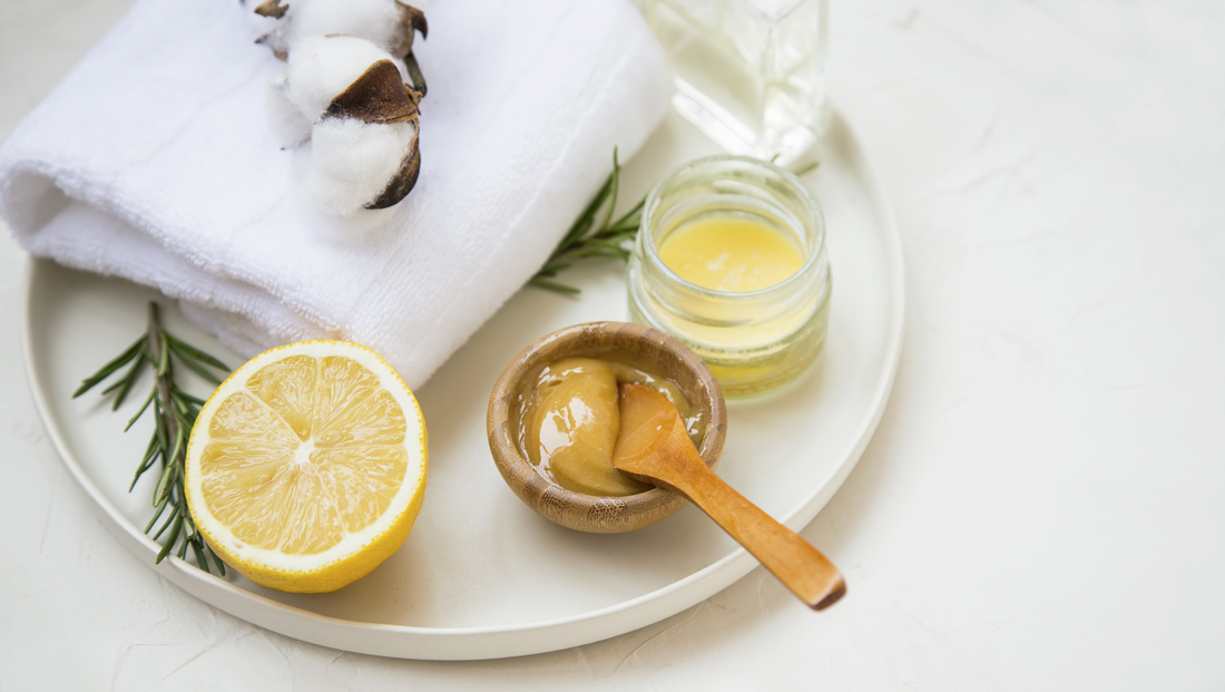 The Health Benefits of Manuka Honey in Skincare: Why Ojakii Skincare Uses It in Body Oil